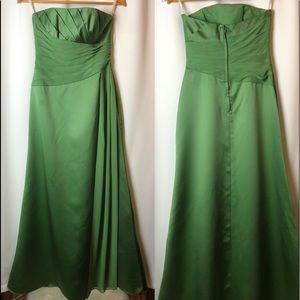 David’s Bridal Clover Green Strapless Satin Dress - Size 4